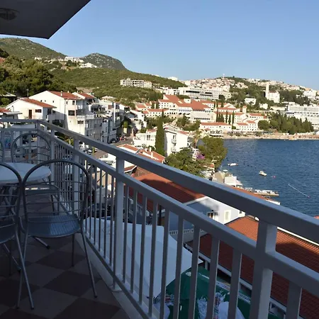 Ero * Neum